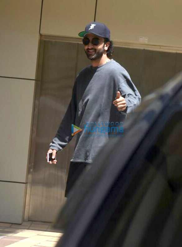 ranbir kapoor snapped post rehearsals for his film dragon in bandra 6