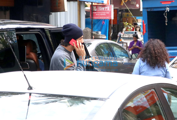 ranbir kapoor spotted at a clinic in bandra 1