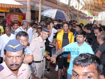 Ronaldinho visit Sidhivinayak temple in Mumbai