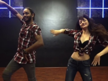ROCKING dancing by Sandeepa Dhar on Chalti Hai Kya 9 se 12 from Judwaa 2 ROCKING dancing by Sandeepa Dhar on Chalti Hai Kya 9 se 12 from Judwaa 2