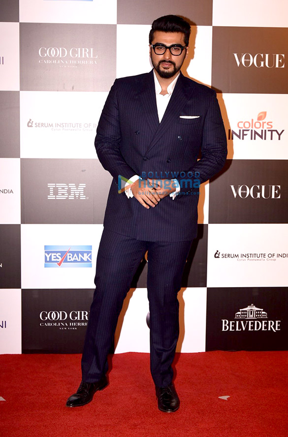 shah rukh khan aishwarya rai bachchan and others grace vogue women of the year awards 2017 11