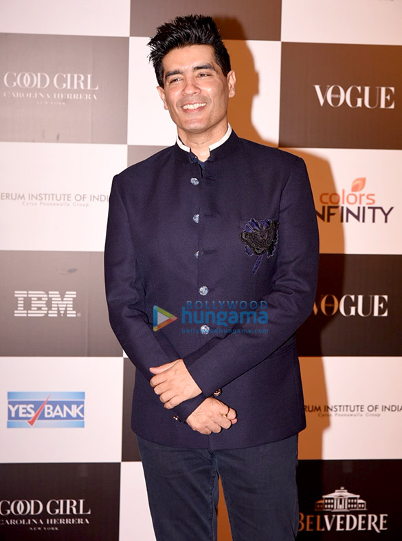 shah rukh khan aishwarya rai bachchan and others grace vogue women of the year awards 2017 18