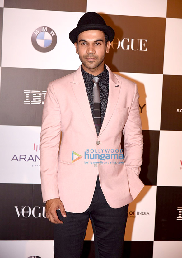 shah rukh khan aishwarya rai bachchan and others grace vogue women of the year awards 2017 19