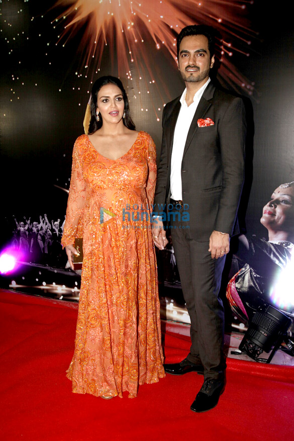 shah rukh khan graces hema malinis dance event with international artist 20