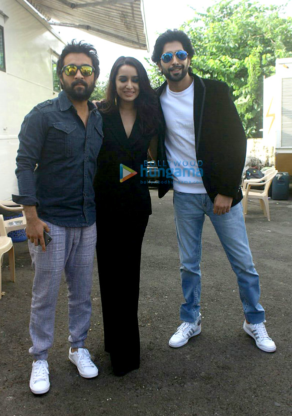 shraddha kapoor siddhanth kapoor ankur bhatia promote haseena parker on the sets of dance 11