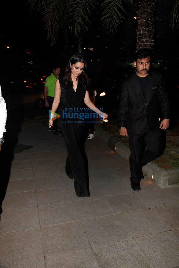 shraddha kapoor snapped in bandra 2 2