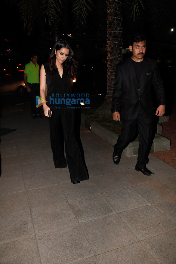 shraddha kapoor snapped in bandra 3 2
