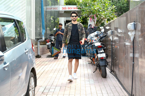 sidhant gupta snapped post his gym session in bandra 3