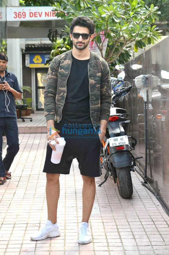 sidhant gupta snapped post his gym session in bandra 4