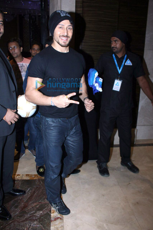 tiger shroff at premiere futsal 2017 press conference 6