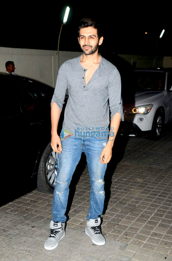 varun dhawan alia bhatt taapsee pannu remo dsouza and kiara advani grace the screening of judwaa 2 at pvr juhu 9
