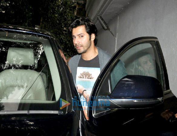 Varun Dhawan snapped in Juhu Varun Dhawan snapped in Juhu