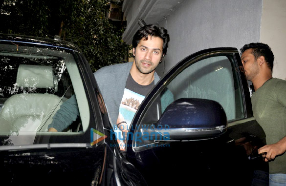 varun dhawan snapped in juhu 4 2