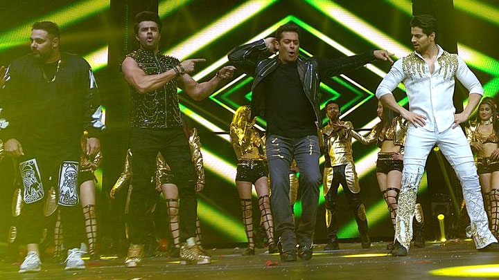 Watch how Salman Khan And Team WON London | Dabangg Tour UK Watch how Salman Khan And Team WON London | Dabangg Tour UK