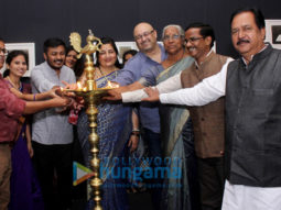 Anuradha Paudwal and others grace the inauguration of Kuldip Karegaonkar’s latest exhibition ‘Maati’