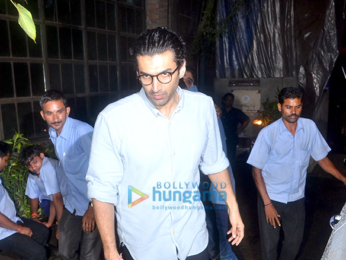 Siddharth Roy Kapur, Aditya Roy Kapur, Kunaal Roy Kapur at Pali Village cafe
