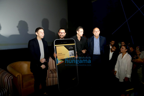 aamir khan and zaira wasim at the announcement of the privilege card of pvr cinemas in delhi 6