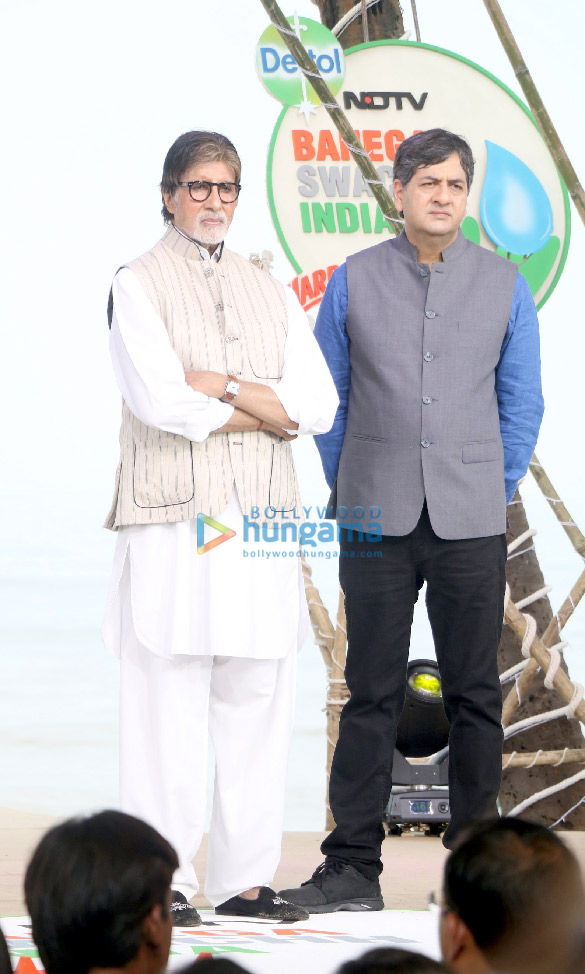 Amitabh Bachchan, John Abraham and Alia Bhatt attend the NDTV Cleanathon Amitabh Bachchan, John Abraham and Alia Bhatt attend the NDTV Cleanathon