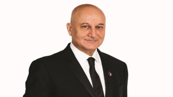 Watch Anupam Kher’s  Unique Take On SRK, Salman Khan & Aamir Khan In This Superb Interview Teaser