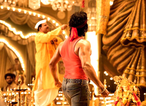 Box Office Judwaa 2 collects 4.03 mil. USD [Rs. 26.4 cr.] in overseas in Week 1