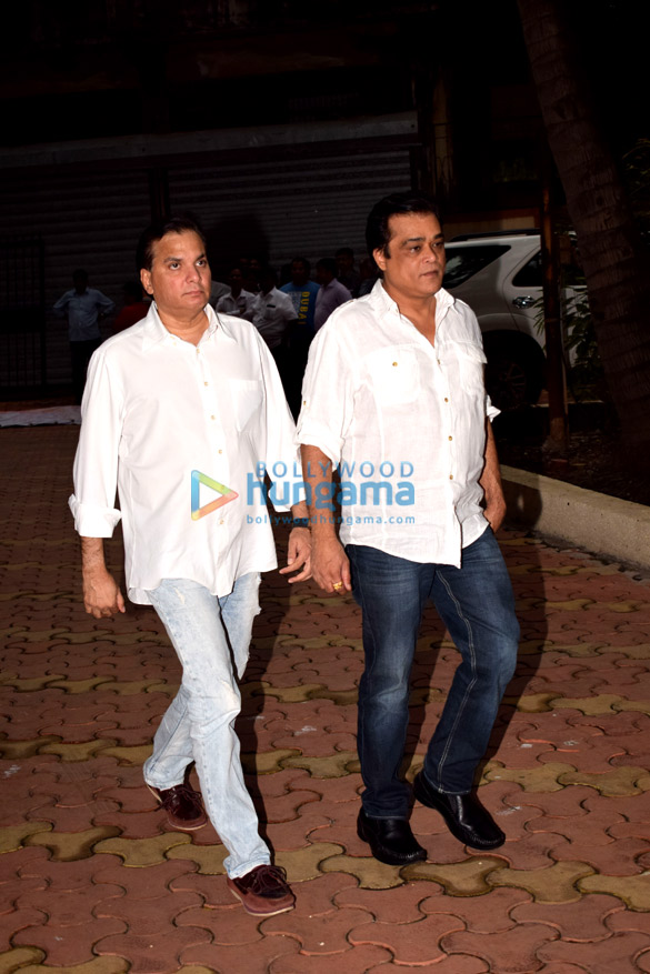 celebs attend kundan shahs funeral 12
