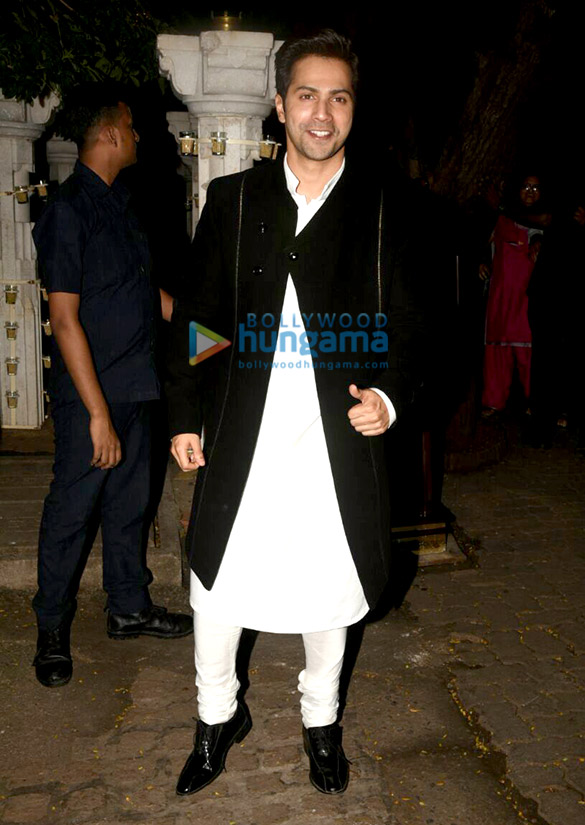 celebs grace anil kapoors diwali bash1 4