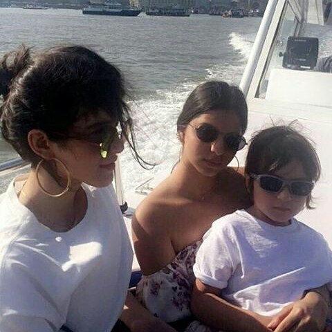 Check out Suhana Khan, Shanaya Kapoor and AbRam Khan go on a cruise