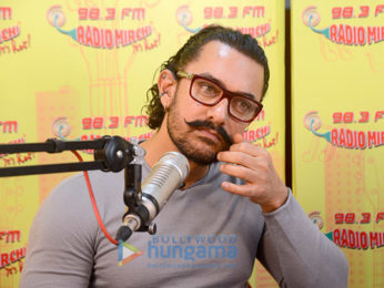 Aamir Khan snapped promoting Secret Superstar at Radio Mirchi
