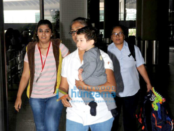Deepika Padukone and Kareena Kapoor Khan snapped at the airport