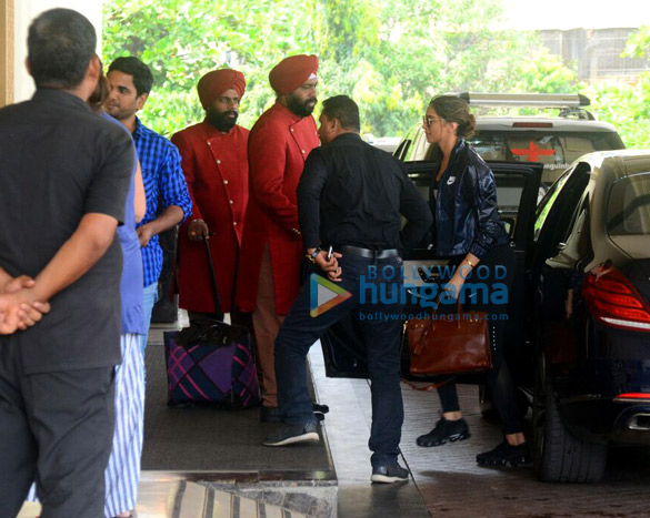 deepika padukone snapped at taj lands end in bandra 3