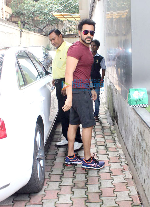 emraan hashmi snapped at vishesh films office 4