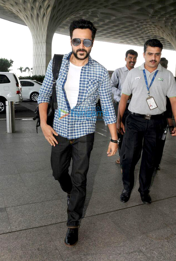 emraan hashmi snapped at the airport 4