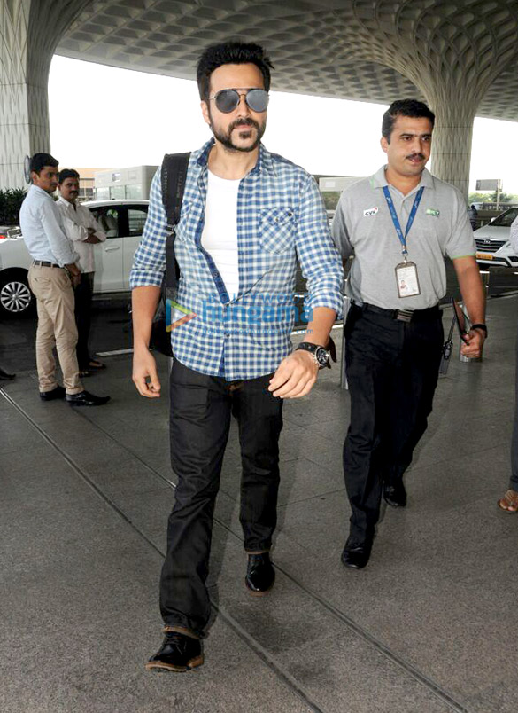 emraan hashmi snapped at the airport 6