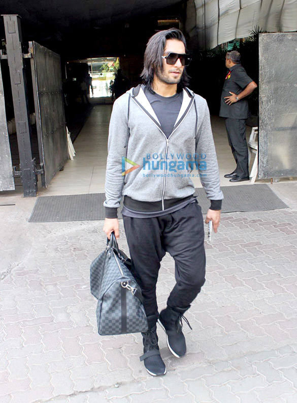 farhan akhtar and ranveer singh spotted outside otters club 4