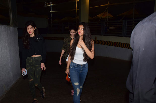 Girl gang Suhana Khan, Ananya Panday and Shanaya Kapoor enjoy a movie night-4