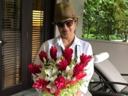Hrithik Roshan rings in mother’s birthday in Goa with the entire clan and it looks super fun!