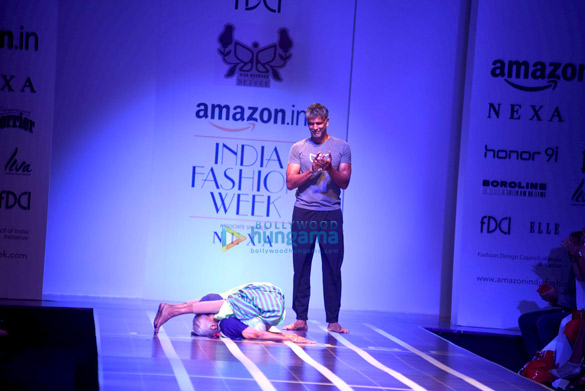 ifw 2017 nargis fakhri and milind soman walks the ramp for unleashed in new delhi 06