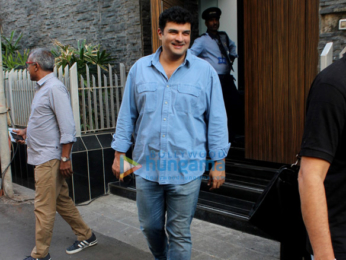 Siddhart Roy Kapur at Aamir Khan's house