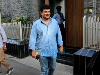 Siddhart Roy Kapur at Aamir Khan's house