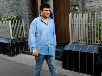 Siddhart Roy Kapur at Aamir Khan's house