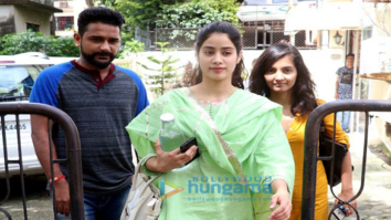 Jhanvi Kapoor spotted in a simple ethnic outfit