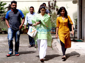 Jhanvi Kapoor spotted in a simple ethnic outfit