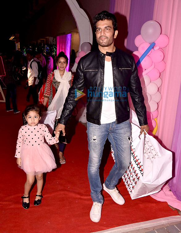 karanvir and teejays daughters birthday party 6