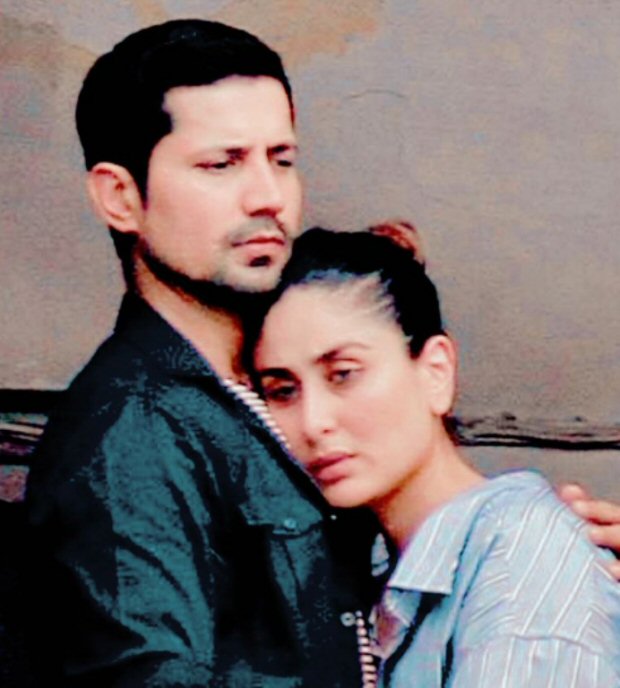 LEAKED PHOTOS Kareena Kapoor Khan and Sumeet Vyas embrace each other during Veere Di Wedding shoot in Delhi2