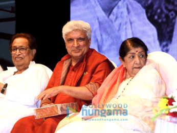 Lata Mangeshkar and Javed Akhtar grace Hridaynath Mangeshkar Awards at Shanmukhanan hall