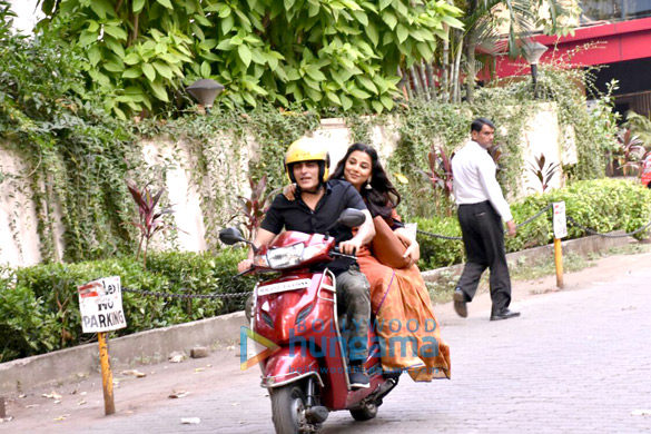 Vidya Balan and Manav Kaul promote Tumhari Sulu on a scooty