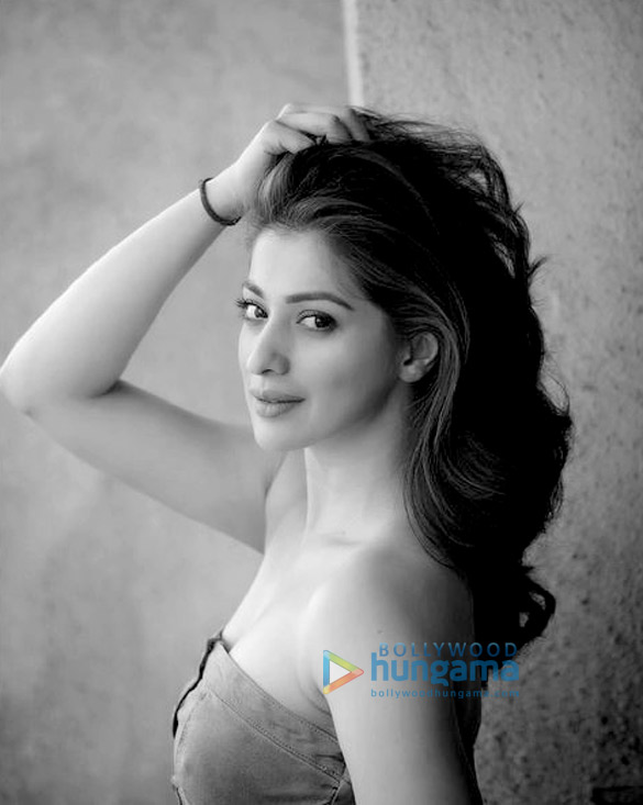 raai laxmi 002