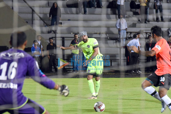 ranbir kapoor sidharth malhotra dino morea snapped playing football 4