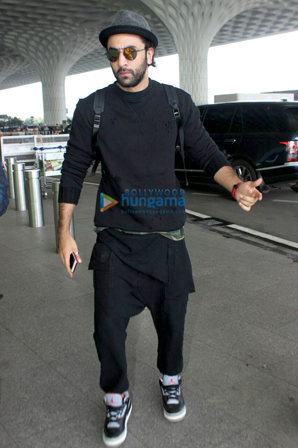 Ranbir Kapoor and Shama Sikander spotted at the airport