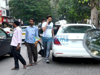 Riteish Deshmukh spotted at Cafe Coffee Day in Bandstand